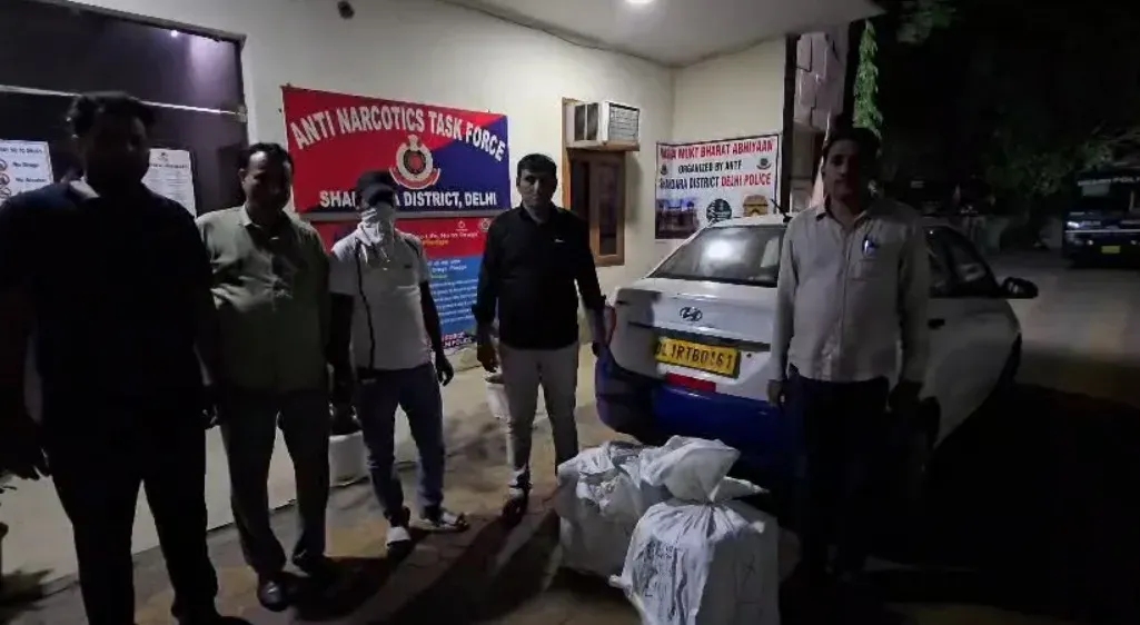 Delhi ANTF busts illicit liquor ring, seizes 1,200 quarters in Dilshad Garden