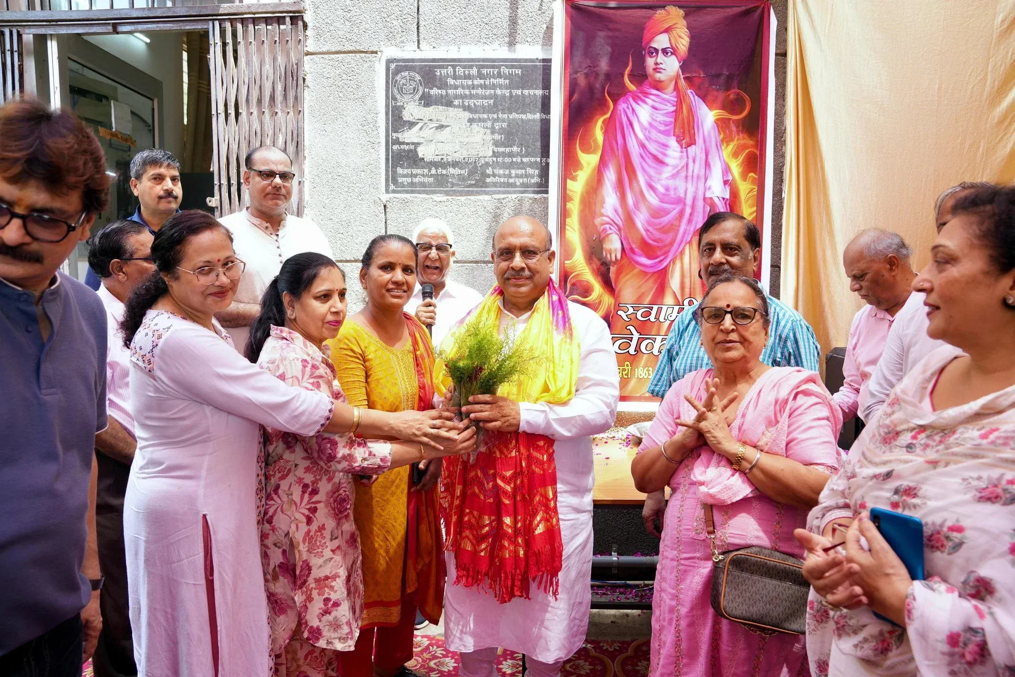 Did Delhi Assembly Speaker Honor Swami Vivekananda?