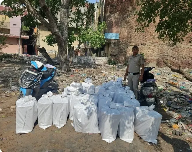दिल्ली: शाहदरा पुलिस ने पकड़ी 57 कार्टन हरियाणा शराब, दो स्कूटी जब्त; आरोपी सौरभ गिरफ्तार