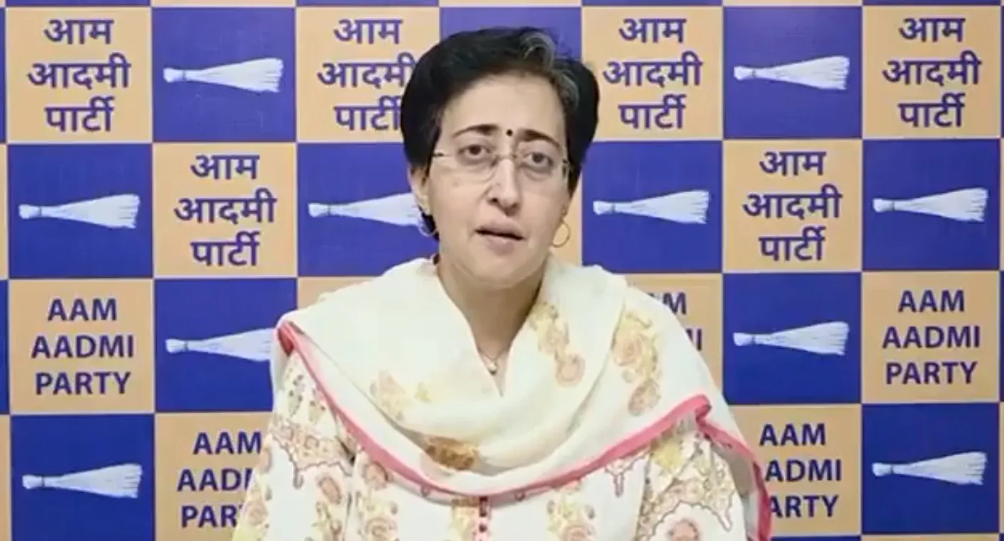 दिल्ली में बिजली कटौती और दरें बढ़ीं: आतिशी का BJP सरकार पर तीखा हमला, CAG ऑडिट विवाद गहराया