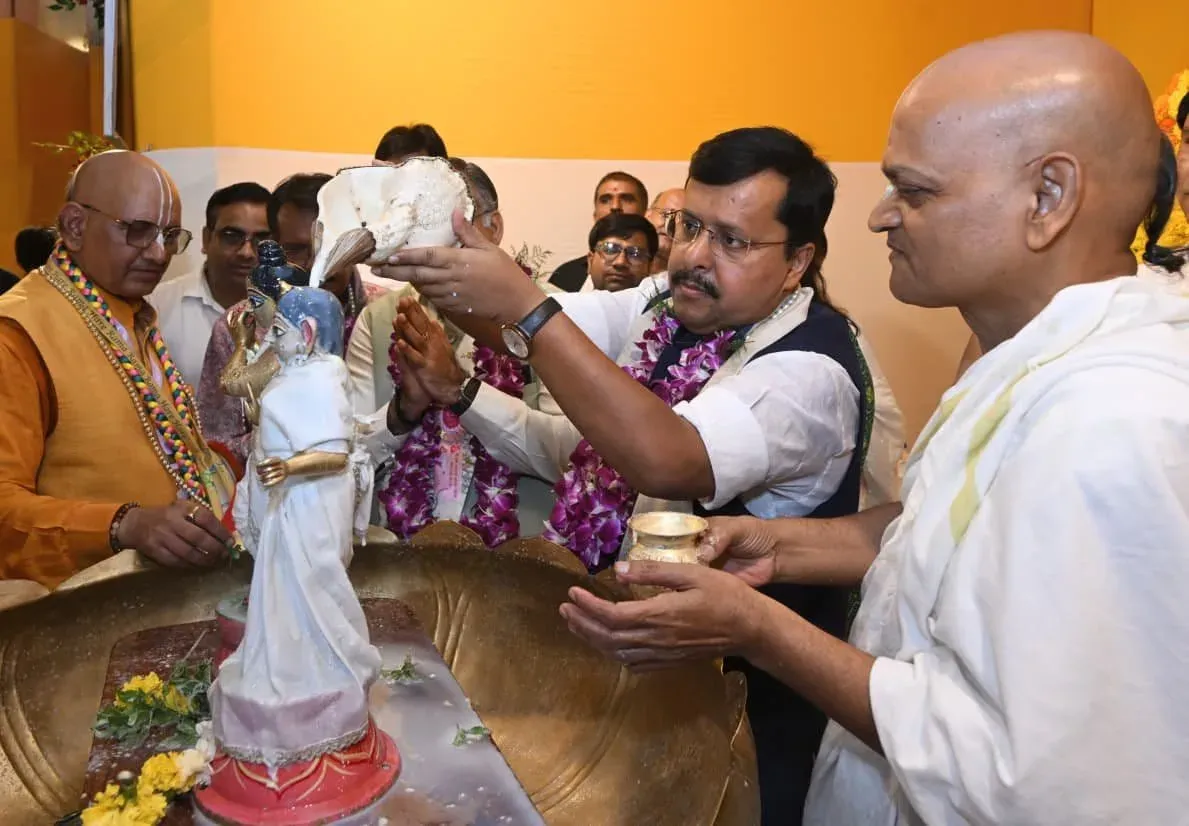 जन्माष्टमी पर BJP अध्यक्ष नितिन नवीन ने इस्कॉन मंदिर में की पूजा, PM मोदी ने भी दी शुभकामनाएं