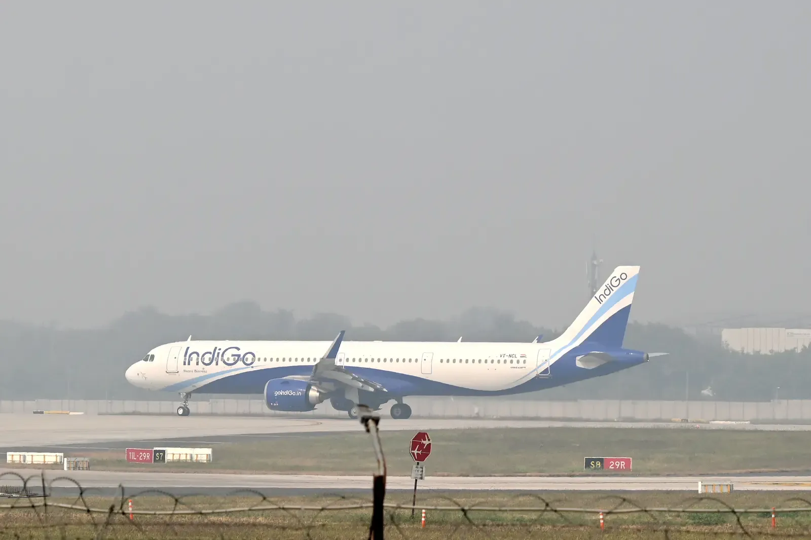 IndiGo flight 6E04 returns to Heathrow after smoke detected on Boeing 787-9