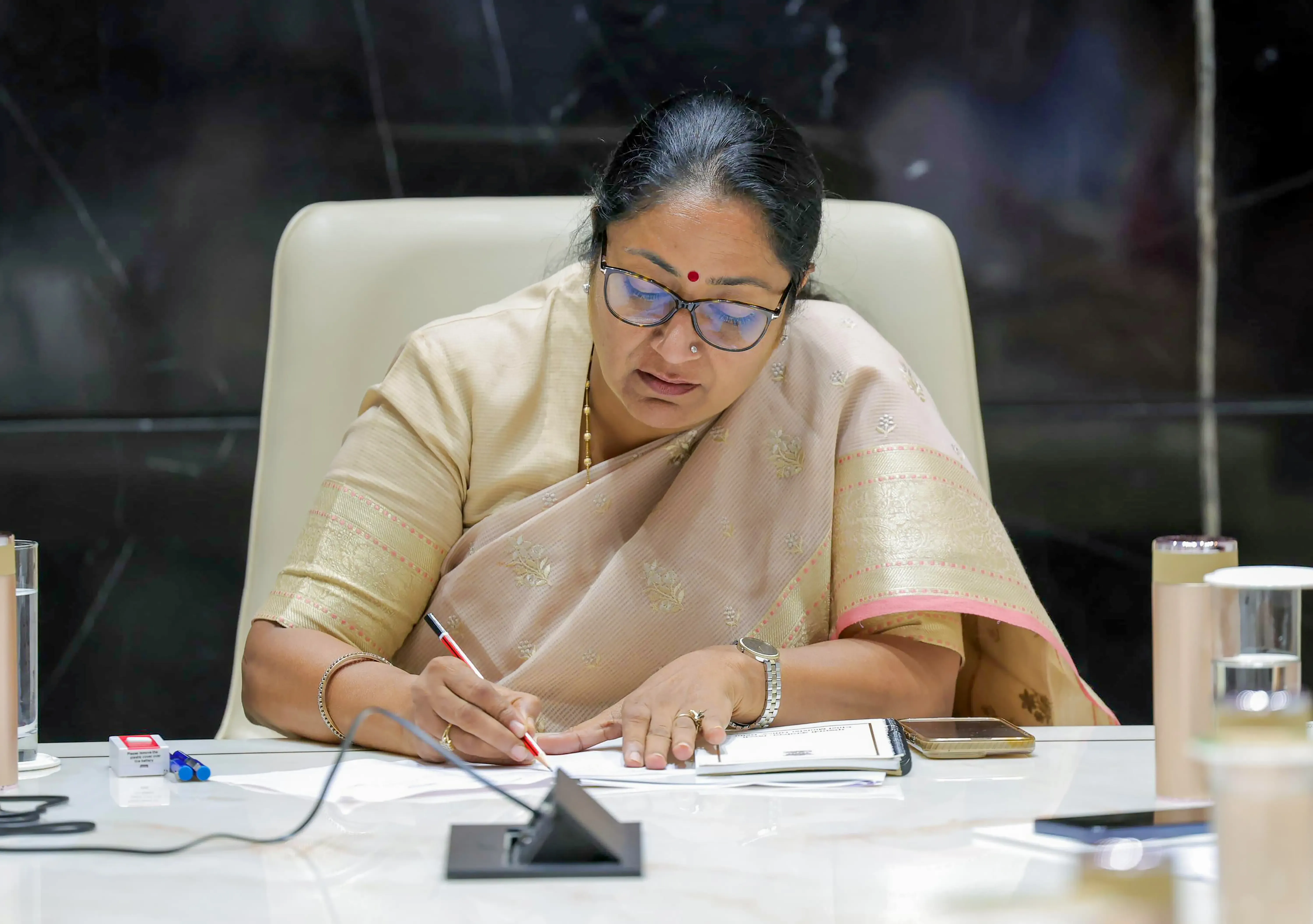क्या दिल्ली कैबिनेट ने नर्सिंग इंटर्न के लिए हर महीने 13,150 रुपए का फैसला लिया?