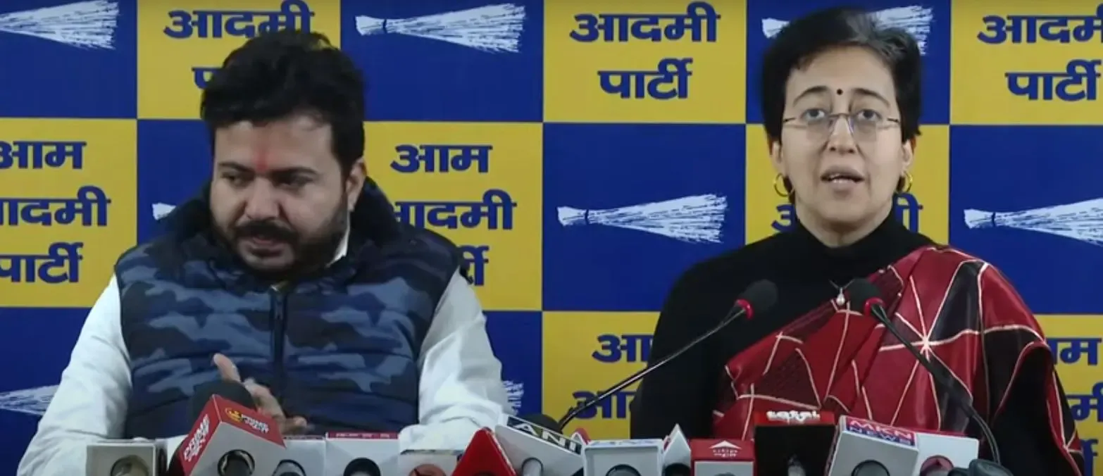 Delhi CM Atishi Criticizes BJP Leaders' Overnight Visits to Slums; Sachdeva Calls It a Reaction to Panic