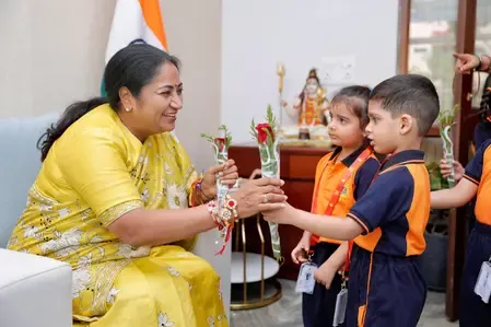 How Did Delhi CM Celebrate 'Raksha Bandhan' with Schoolchildren?