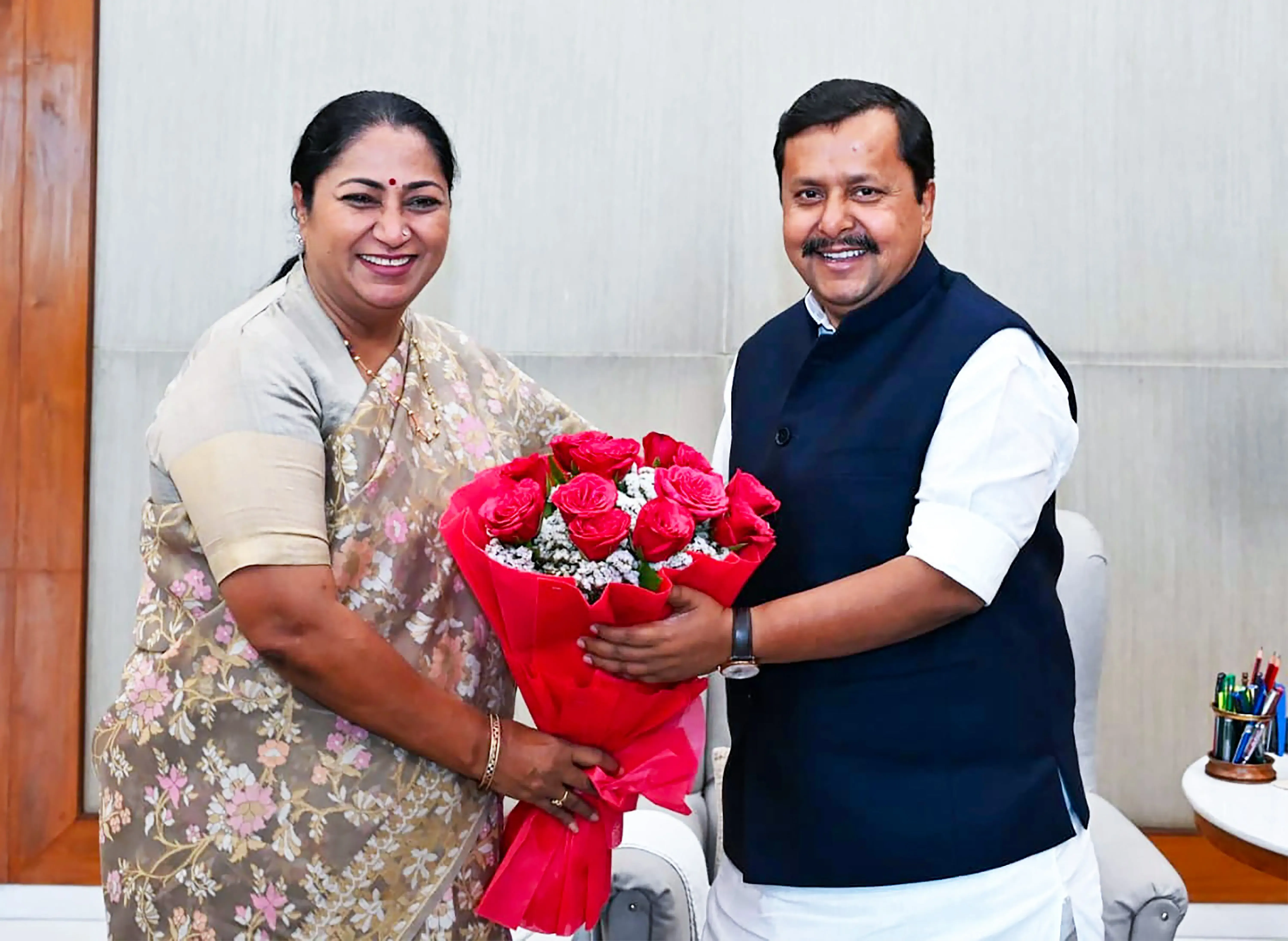 Delhi CM Rekha Gupta Engages with BJP Leader Nitin Nabin on Welfare Initiatives
