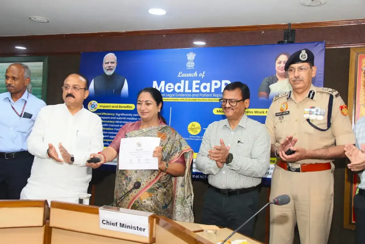 What Innovations Did Delhi CM Introduce for Digital Medical Reporting?