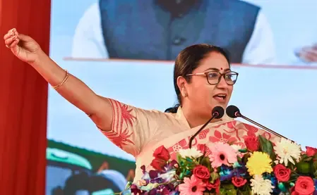 Delhi's CM Vows Strong Action Against LPG Black Marketing