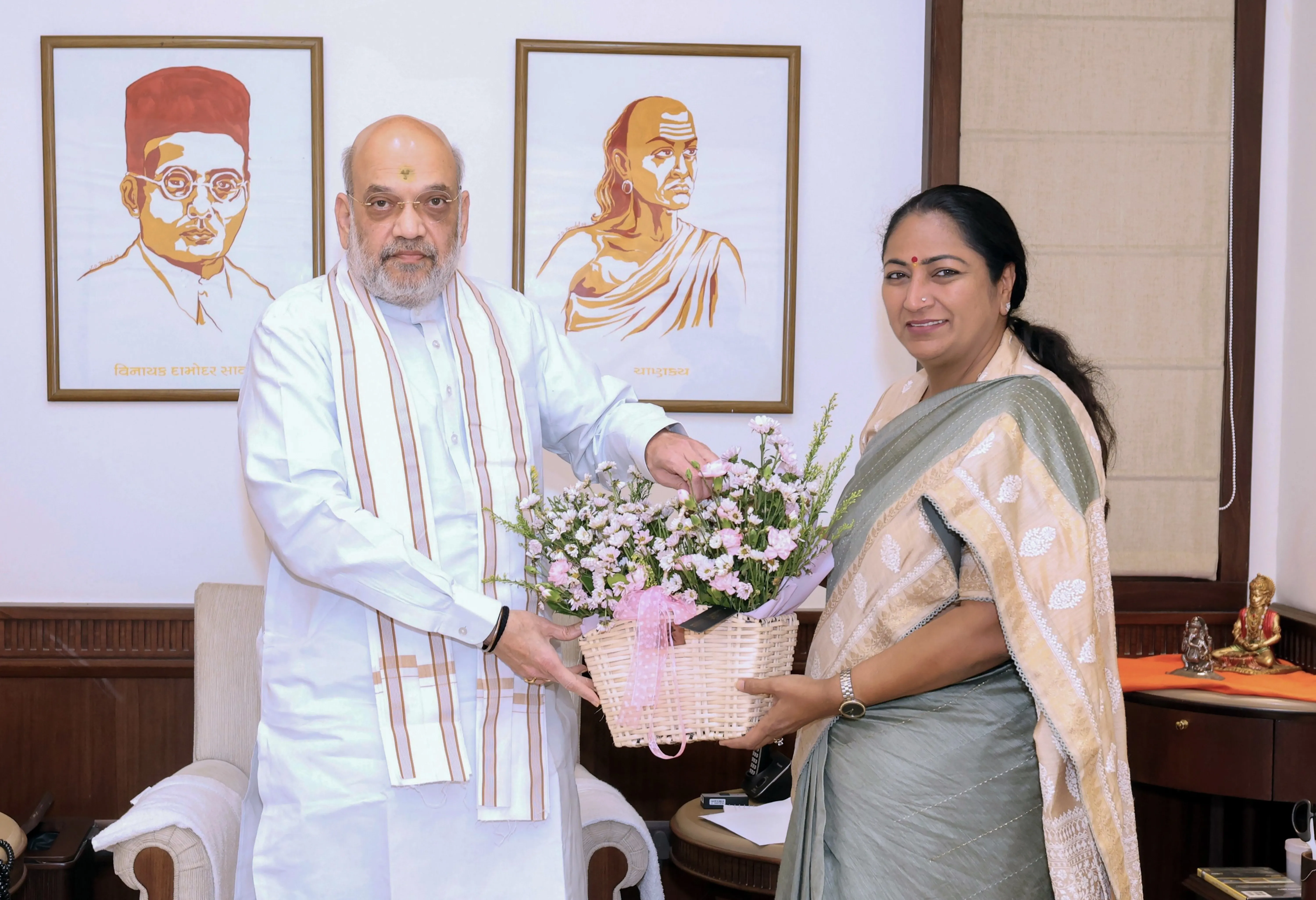 What Did Delhi CM Rekha Gupta Discuss with HM Amit Shah?