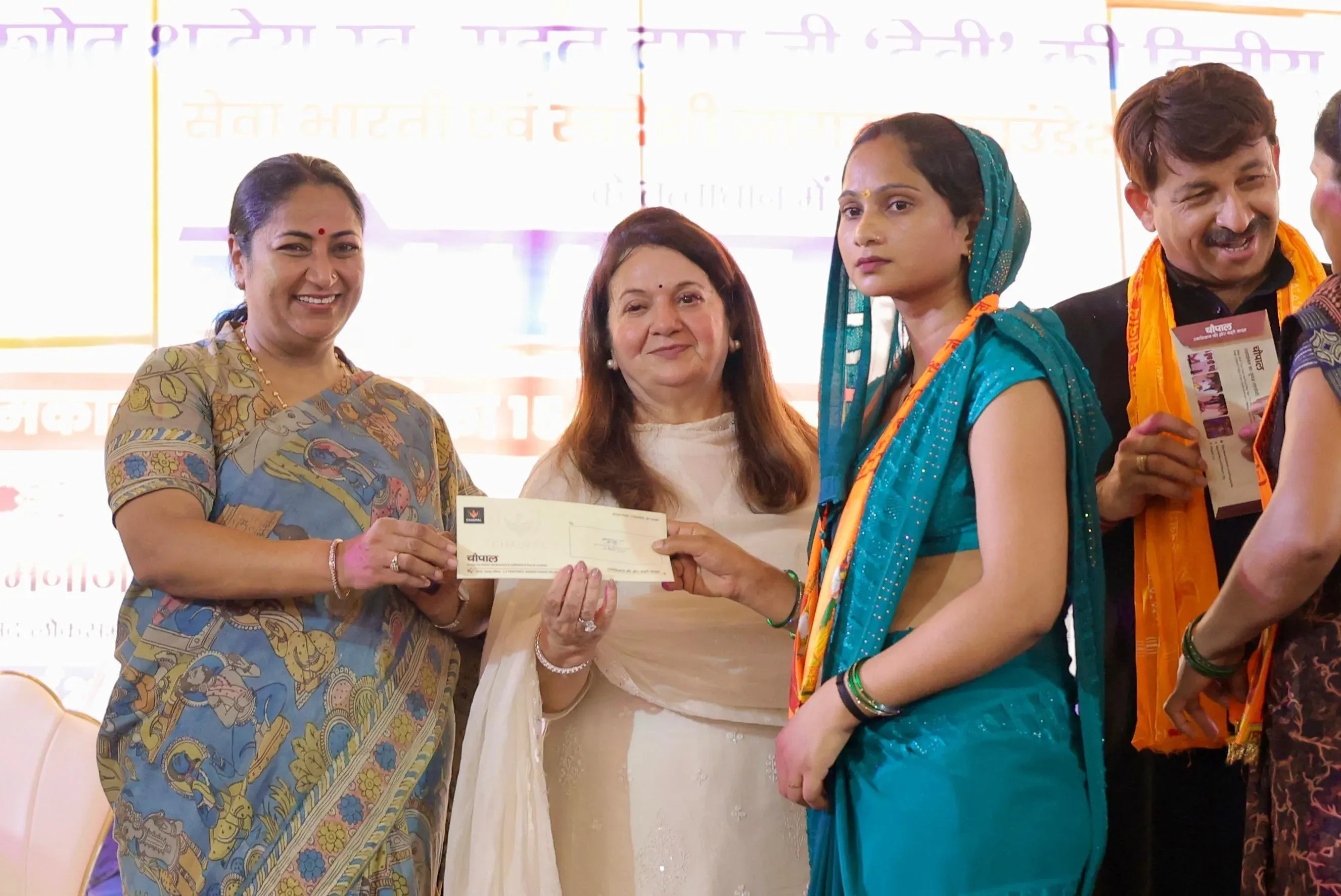 How is Delhi CM Rekha Gupta Supporting 201 Working Women?