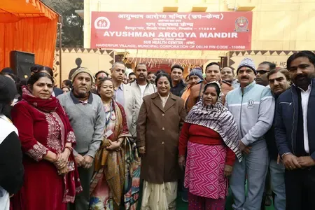 What did Delhi CM Rekha Gupta unveil in Shalimar Bagh?