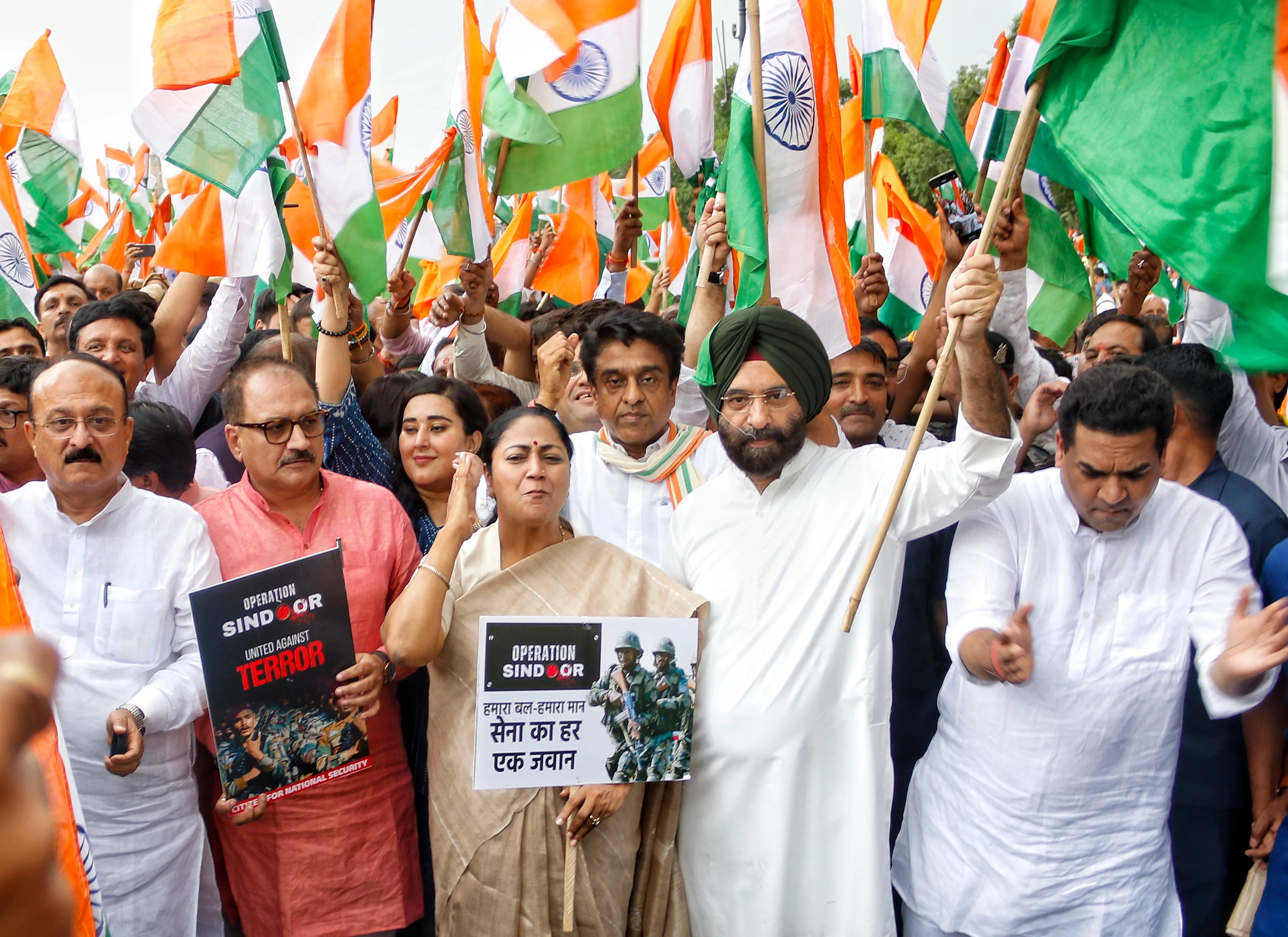 Did Delhi CM Rekha Gupta and Ministers Join the Tiranga Yatra?