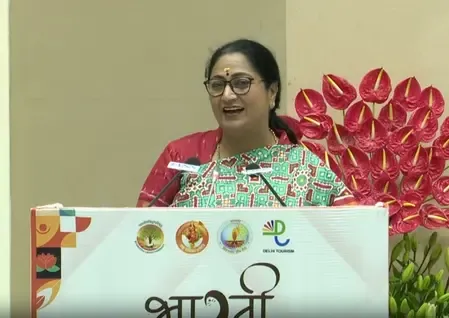 दिल्ली: सीएम रेखा गुप्ता ने बताए अपने जीवन के संघर्ष, महिलाओं को सशक्त बनने का दिया संदेश 