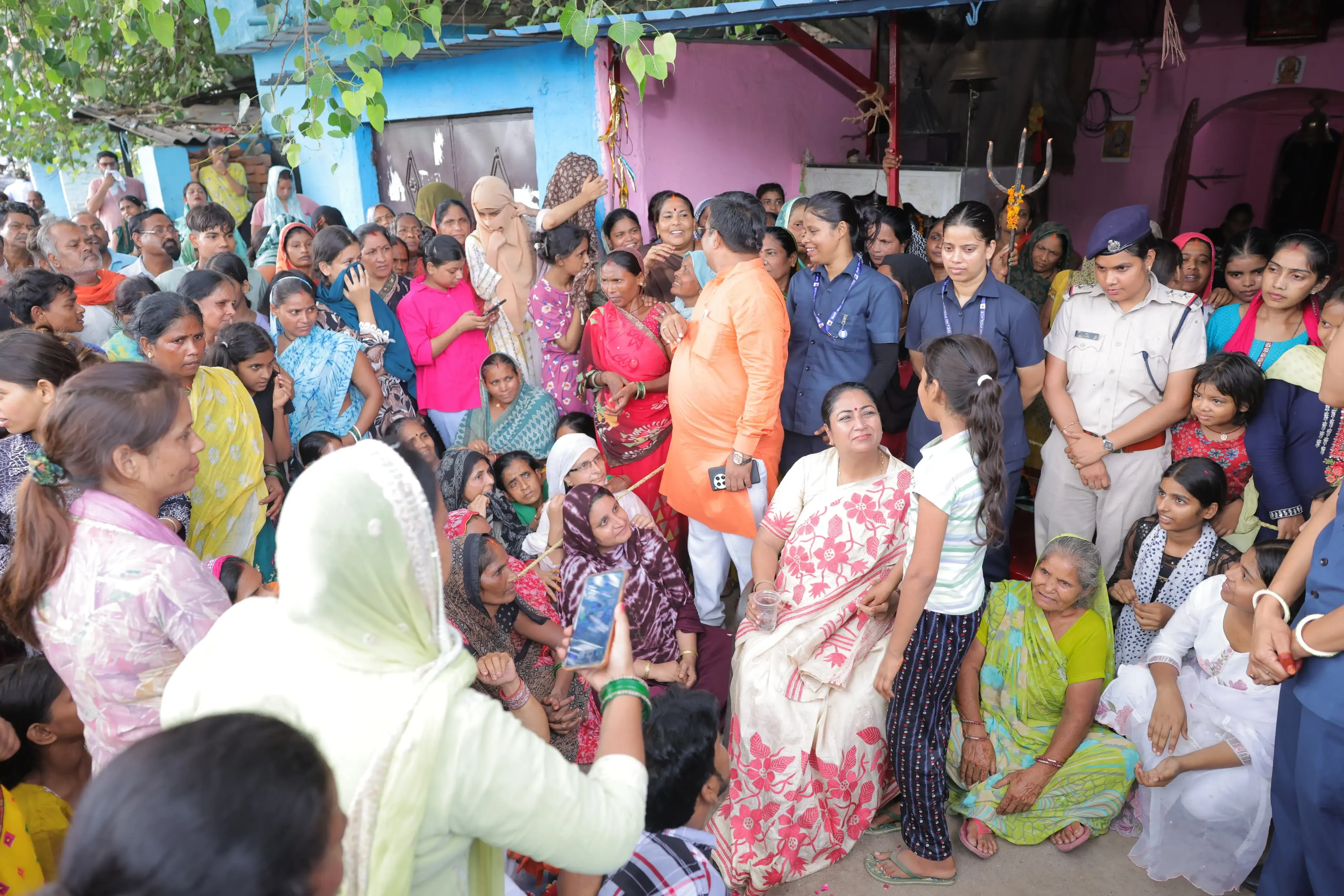 Did Delhi CM Rekha Gupta Slam AAP Leaders for Rumors on Slum Demolitions?