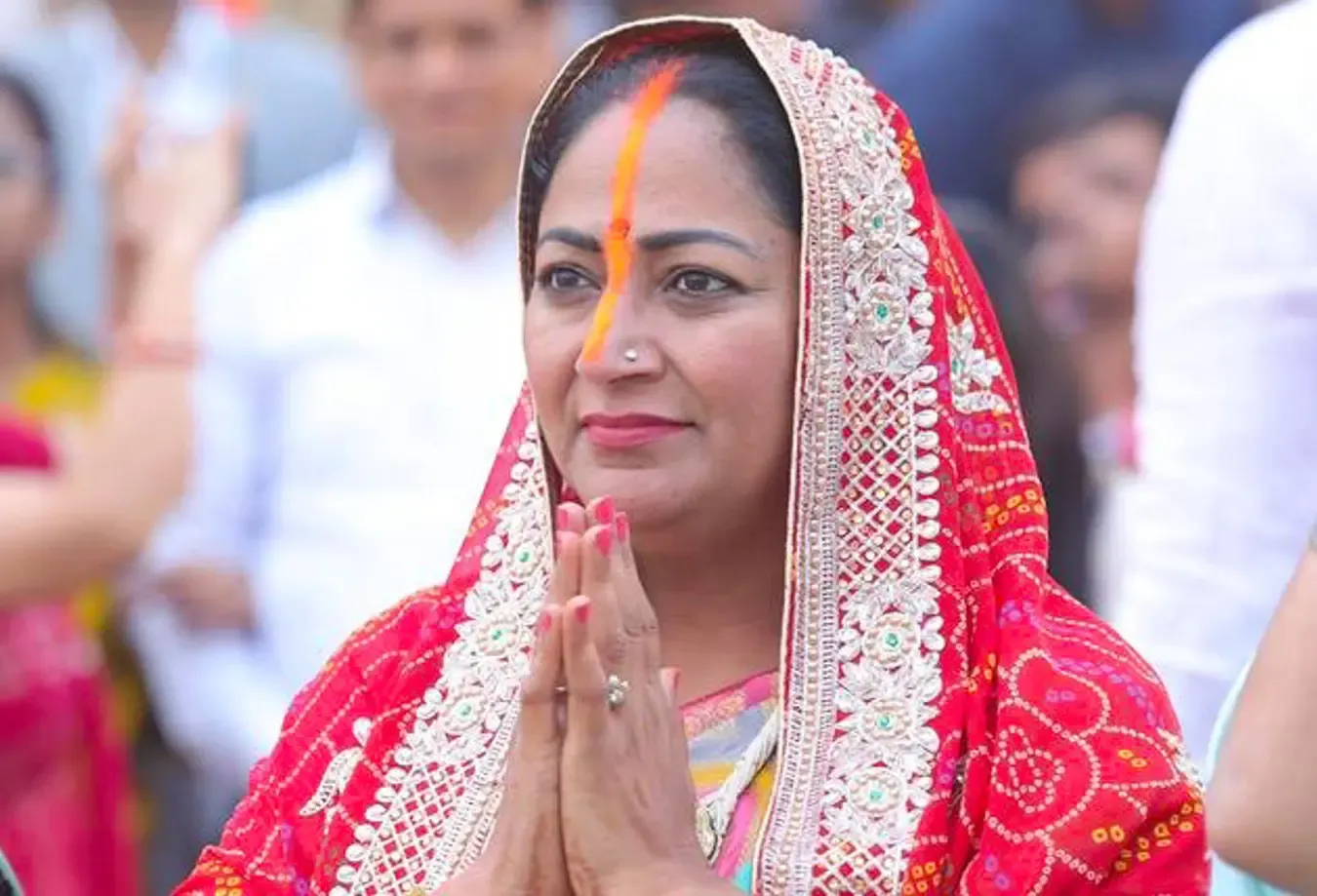 Why is Delhi CM Rekha Gupta Criticizing Rahul Gandhi Over 'Vote-Bank Politics'?