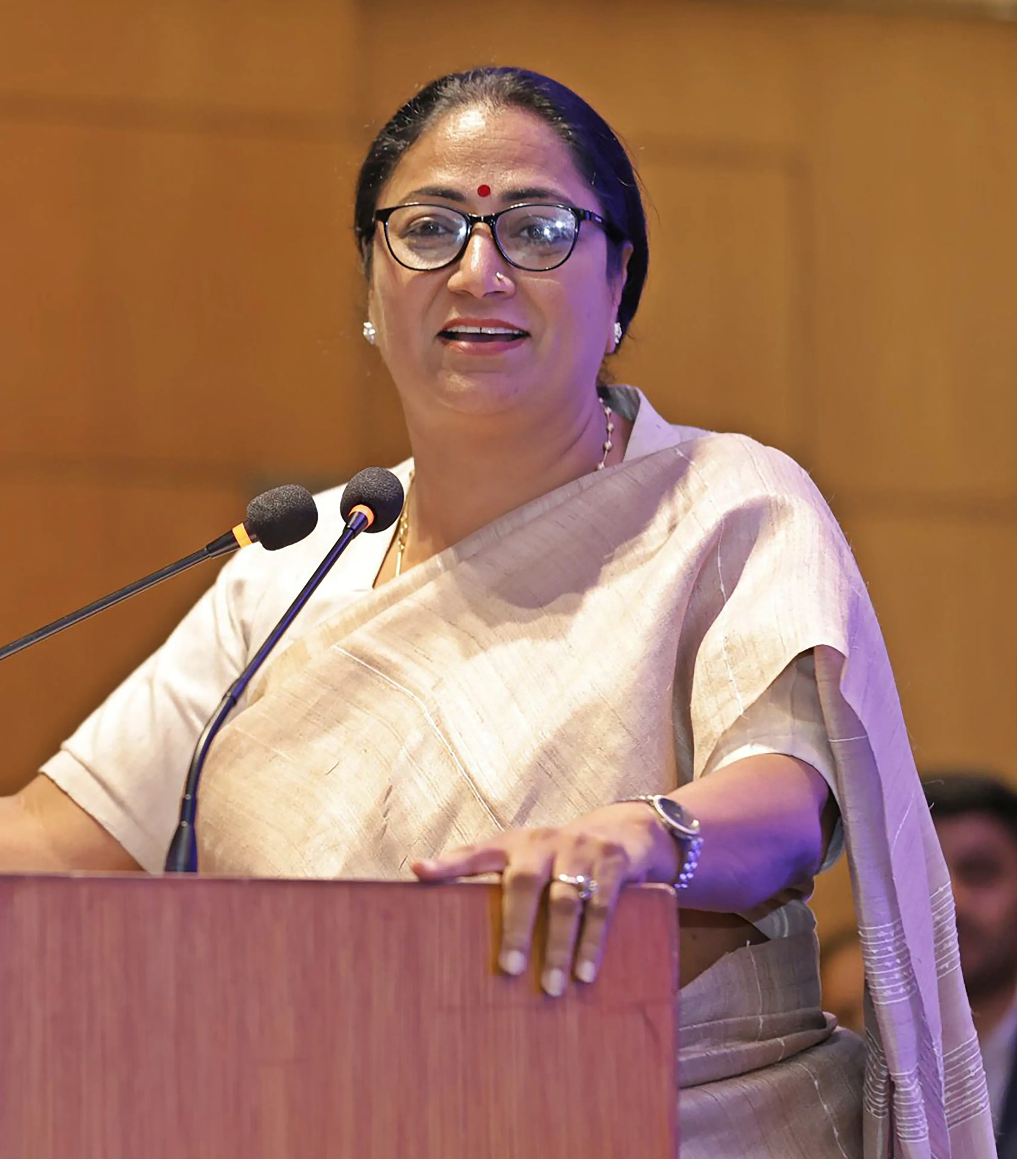 How is Delhi CM Ensuring Emergency Preparedness of Hospitals and Fire Services?