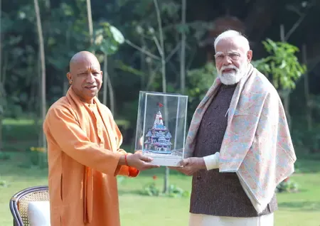 दिल्ली : सीएम योगी ने पीएम मोदी से की मुलाकात, कहा- 'उत्तर प्रदेश की विकास यात्रा में नवीन ऊर्जा का संचार' 