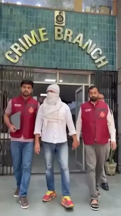 दिल्ली क्राइम ब्रांच ने ज्योति बाबा गैंग के फरार सदस्य राकेश उर्फ टिंकू को किया गिरफ्तार, ब्रेटा पिस्टल बरामद