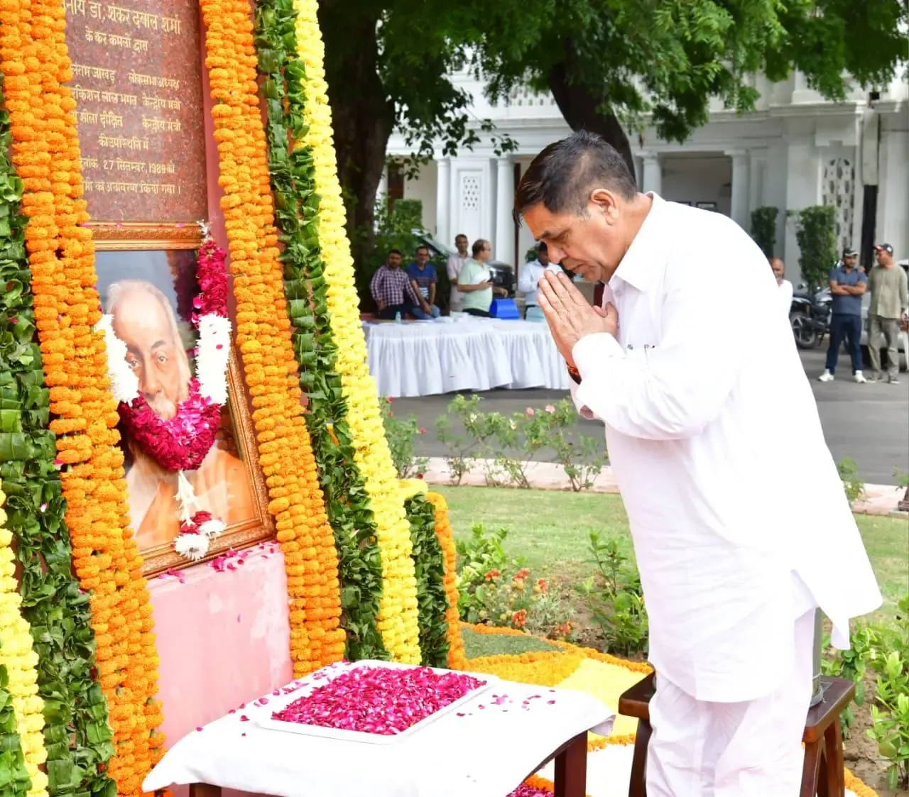 Delhi Deputy Speaker Bisht pays tribute to Vithalbhai Patel, Bhagat Singh on birth anniversaries