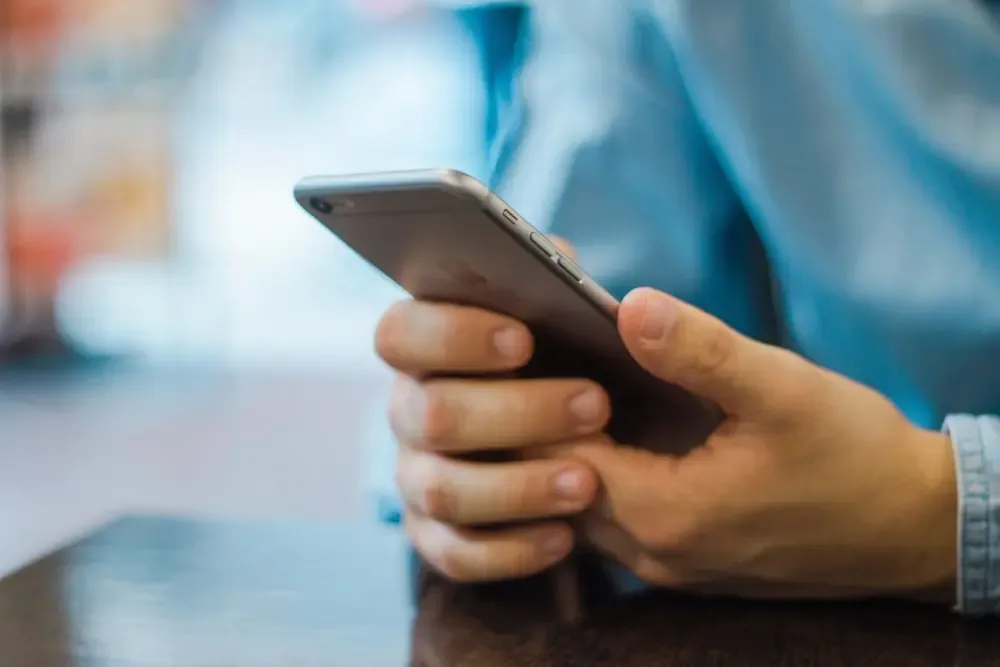 Delhi Government Directs Schools to Establish Smartphone Usage Guidelines for Students