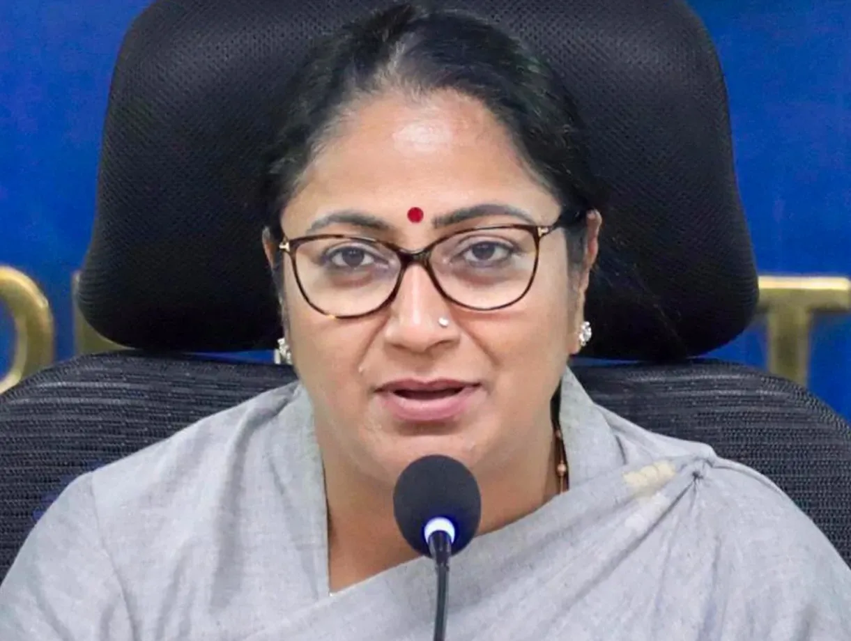 Did the Delhi government really deny allegations of sexual assault on a woman patient in a hospital?