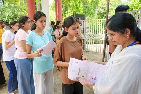 Delhi sets up NEET 2026 cooling zones for families at exam centres