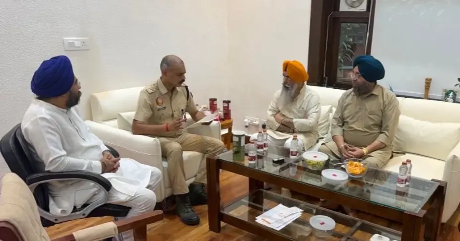 DSGMC files police complaint against AAP, Kejriwal over Bangla Sahib protest row