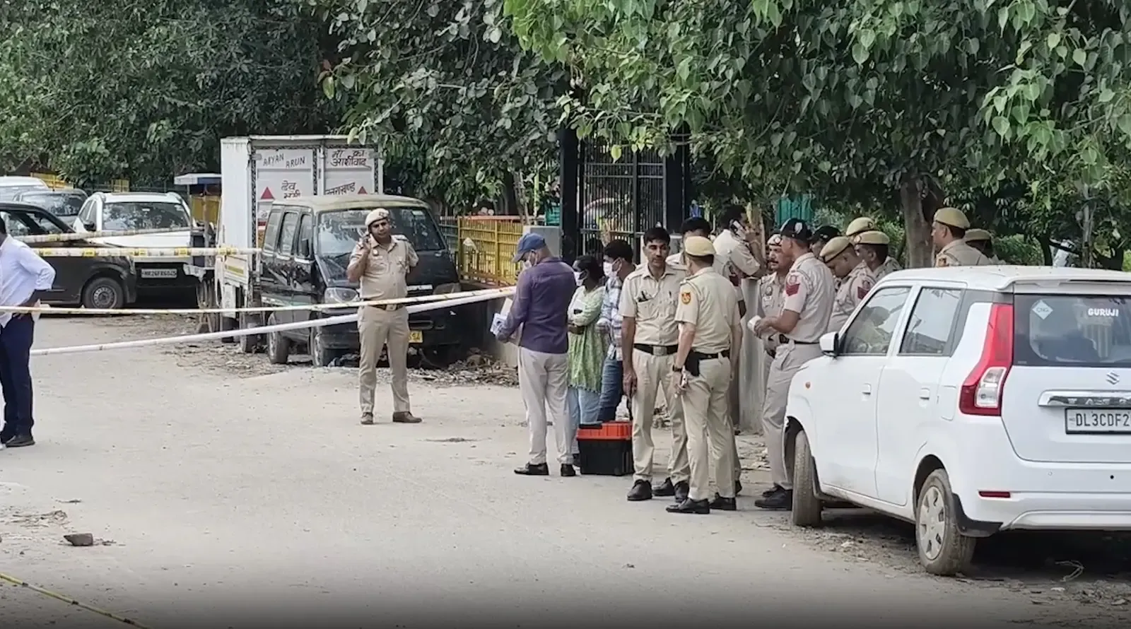 आया नगर में जिम ट्रेनर विजय कुमार की गोली मारकर हत्या, 10-12 राउंड फायरिंग; दिल्ली पुलिस जांच में जुटी