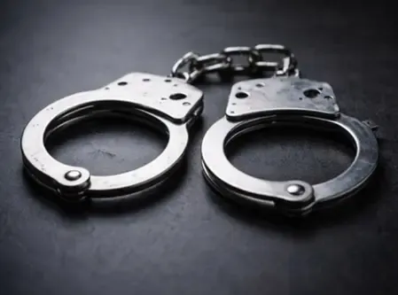 दिल्‍ली के सीमापुरी में पुलिस का एक्शन, हथियार समेत बदमाश गिरफ्तार, चोरी का सामान बरामद