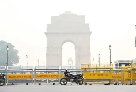 दिल्ली की आबोहवा में सुधार नहीं, वायु गुणवत्ता सूचकांक 'बहुत खराब' श्रेणी में दर्ज