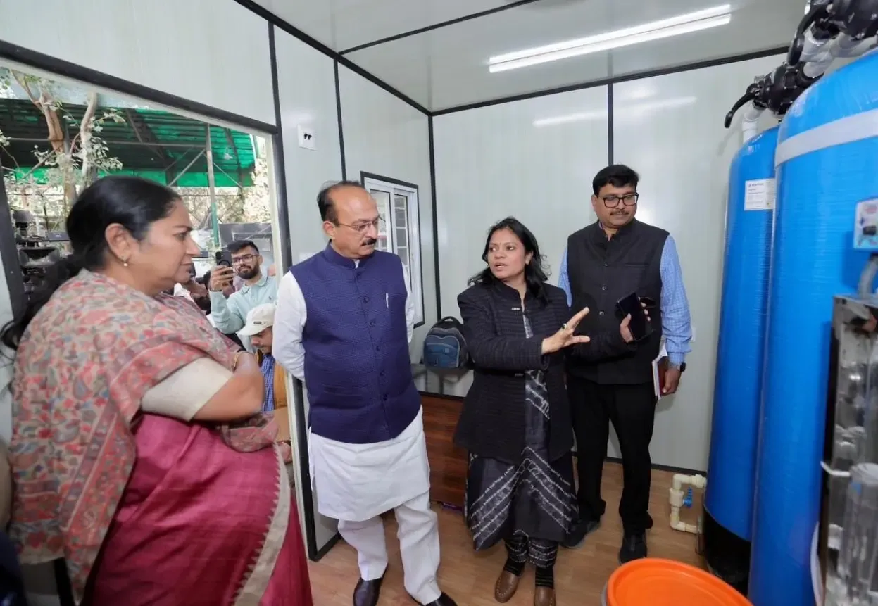 क्या सीएम रेखा गुप्ता ने प्रदूषण नियंत्रण के लिए मिस्ट स्प्रे सिस्टम लॉन्च किया?