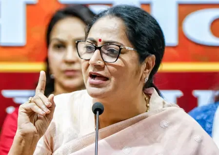 दिल्ली CM रेखा गुप्ता का भगवंत मान पर हमला: 'नशे में विधानसभा पहुँचकर पूरे पंजाब को किया शर्मसार'