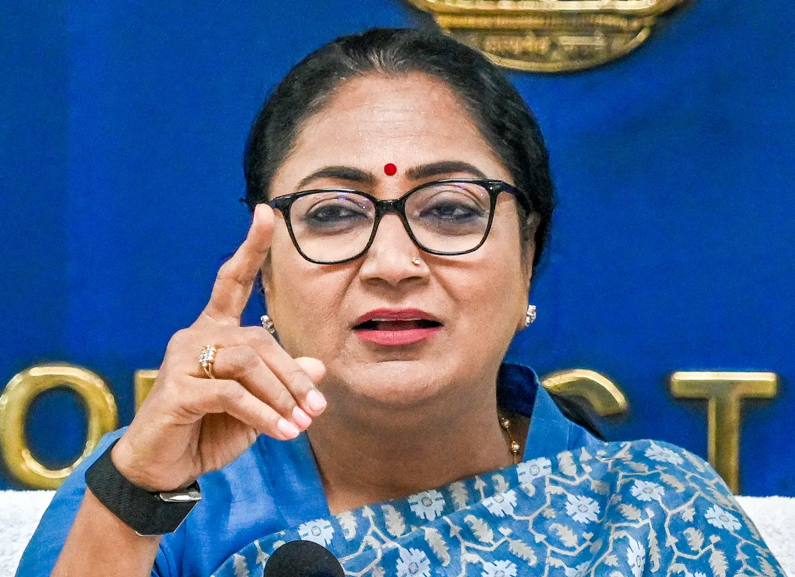 दिल्ली जल संकट: CM रेखा गुप्ता ने की समीक्षा, 980 टैंकर और हरियाणा से 1,000 क्यूसेक आपूर्ति का आश्वासन