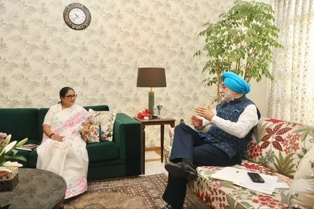 Delhi CM Rekha Gupta meets L-G Sandhu amid slum rehab policy push