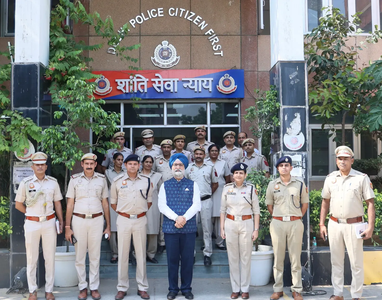 Delhi L-G T.S. Sandhu makes surprise visit to Dwarka police station, reviews safety