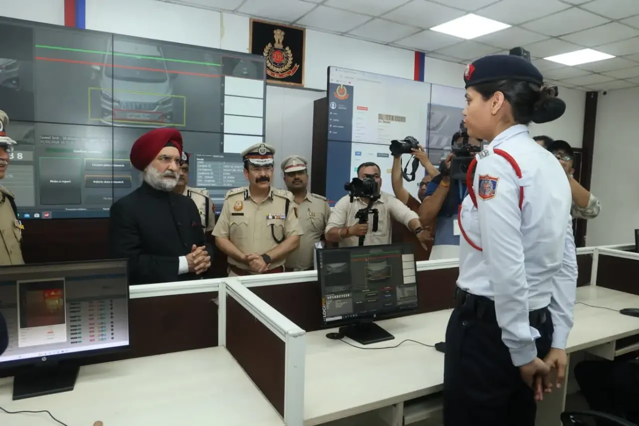 Delhi’s Lieutenant Governor Lauds Traffic Police for Community Engagement on Road Safety