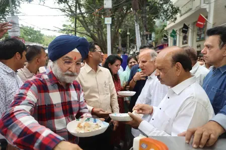 Lieutenant Governor T.S. Sandhu Remembers Student Days with Street Food in Model Town