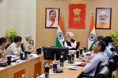 Delhi L-G Sandhu reviews traffic management, pushes AI and community solutions