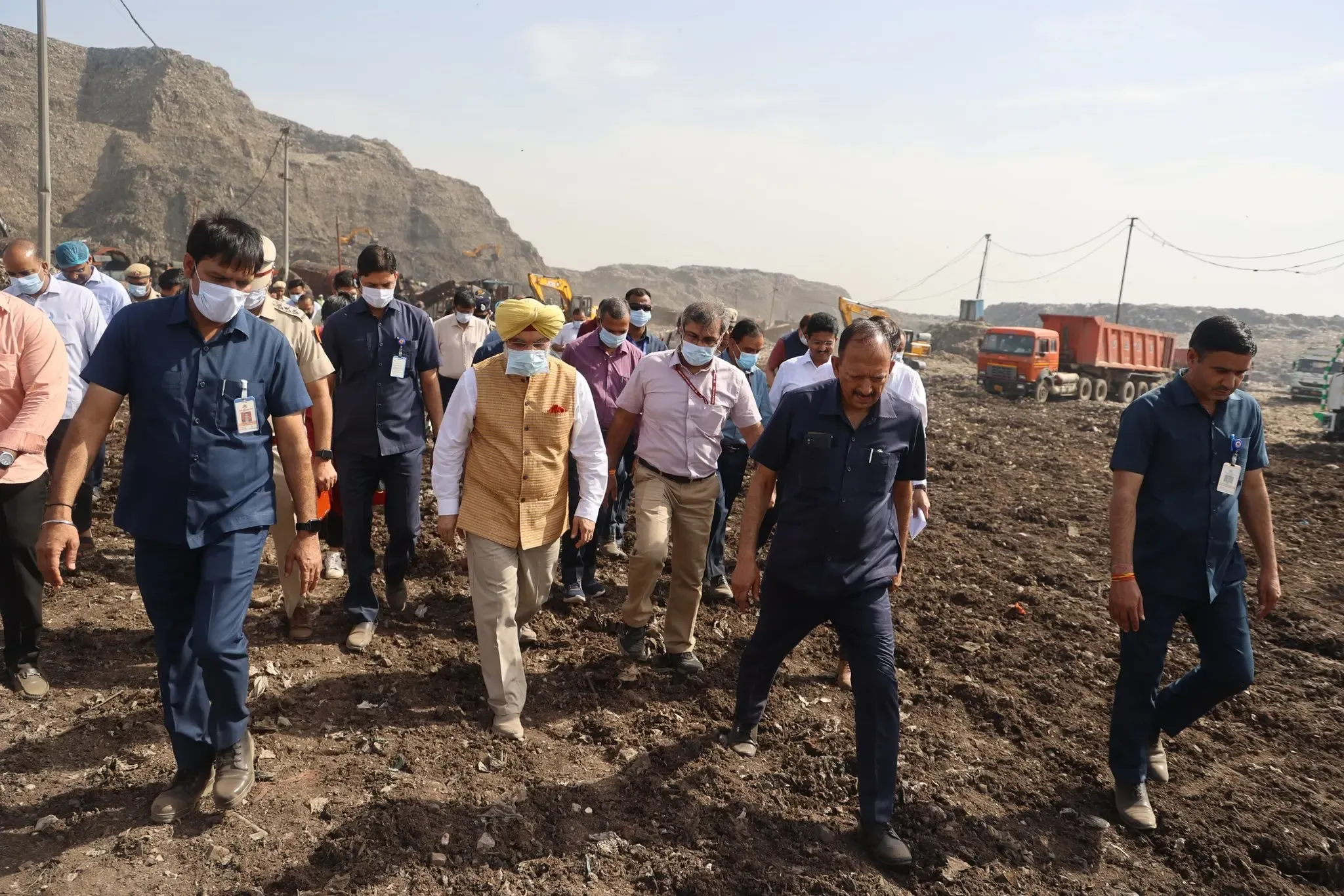 Delhi L-G Sandhu Inspects Bhalswa Landfill, Advocates for Enhanced Waste Management Strategies