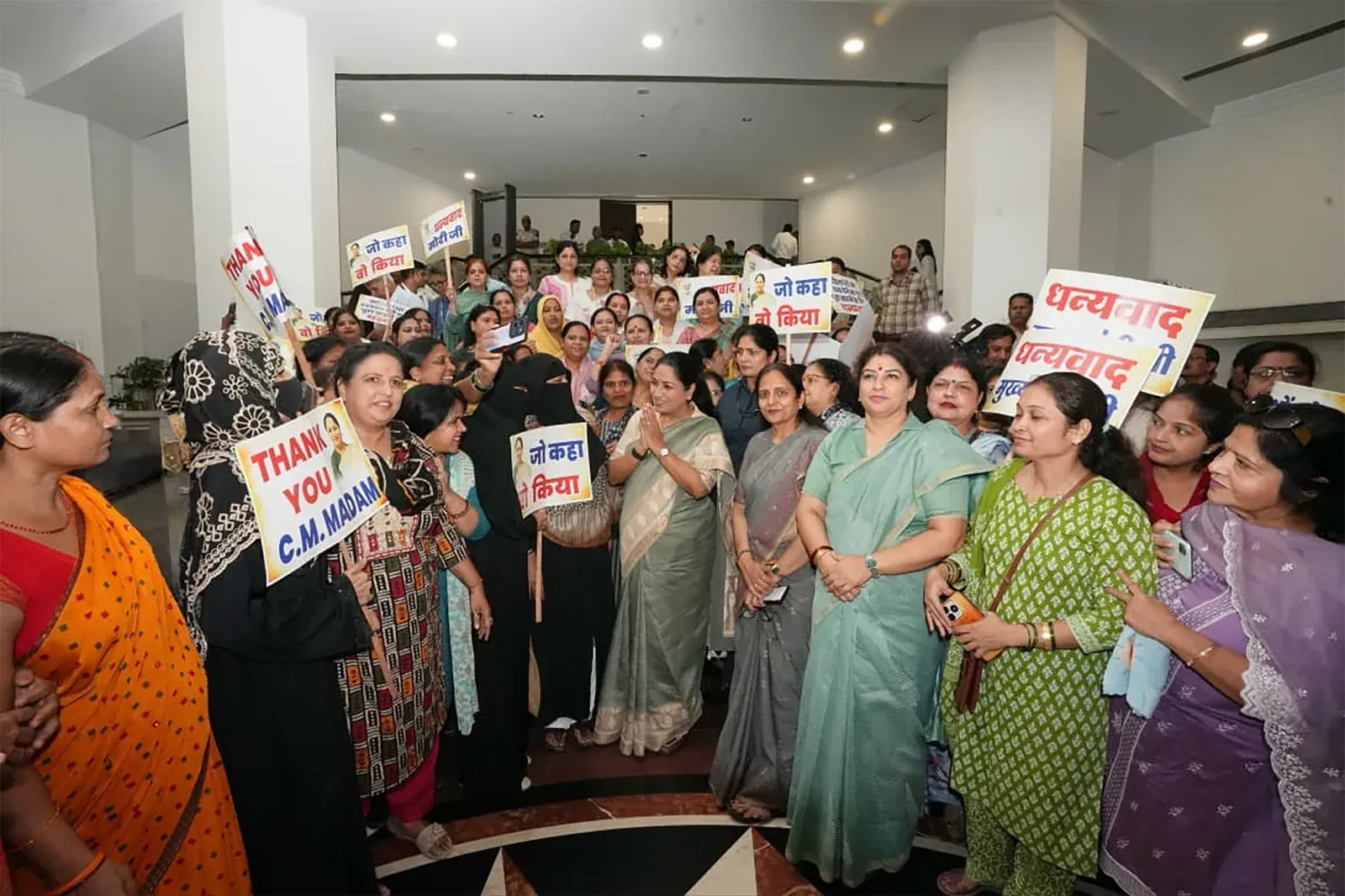 दिल्ली लक्ष्मी योजना मंजूर: 1 अगस्त से पंजीकरण, 17 लाख महिलाओं को ₹2,500 प्रतिमाह