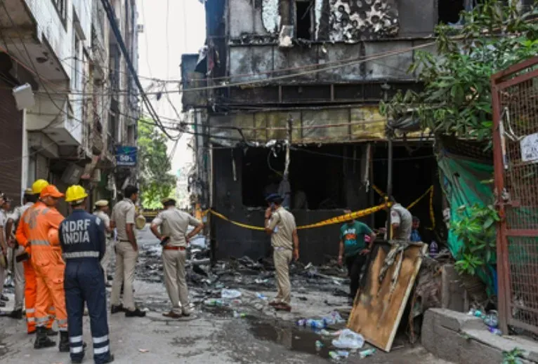 मालवीय नगर रेस्टोरेंट अग्निकांड: 21 की मौत, मेयर प्रवेश वाही ने दिए उच्चस्तरीय जांच के आदेश