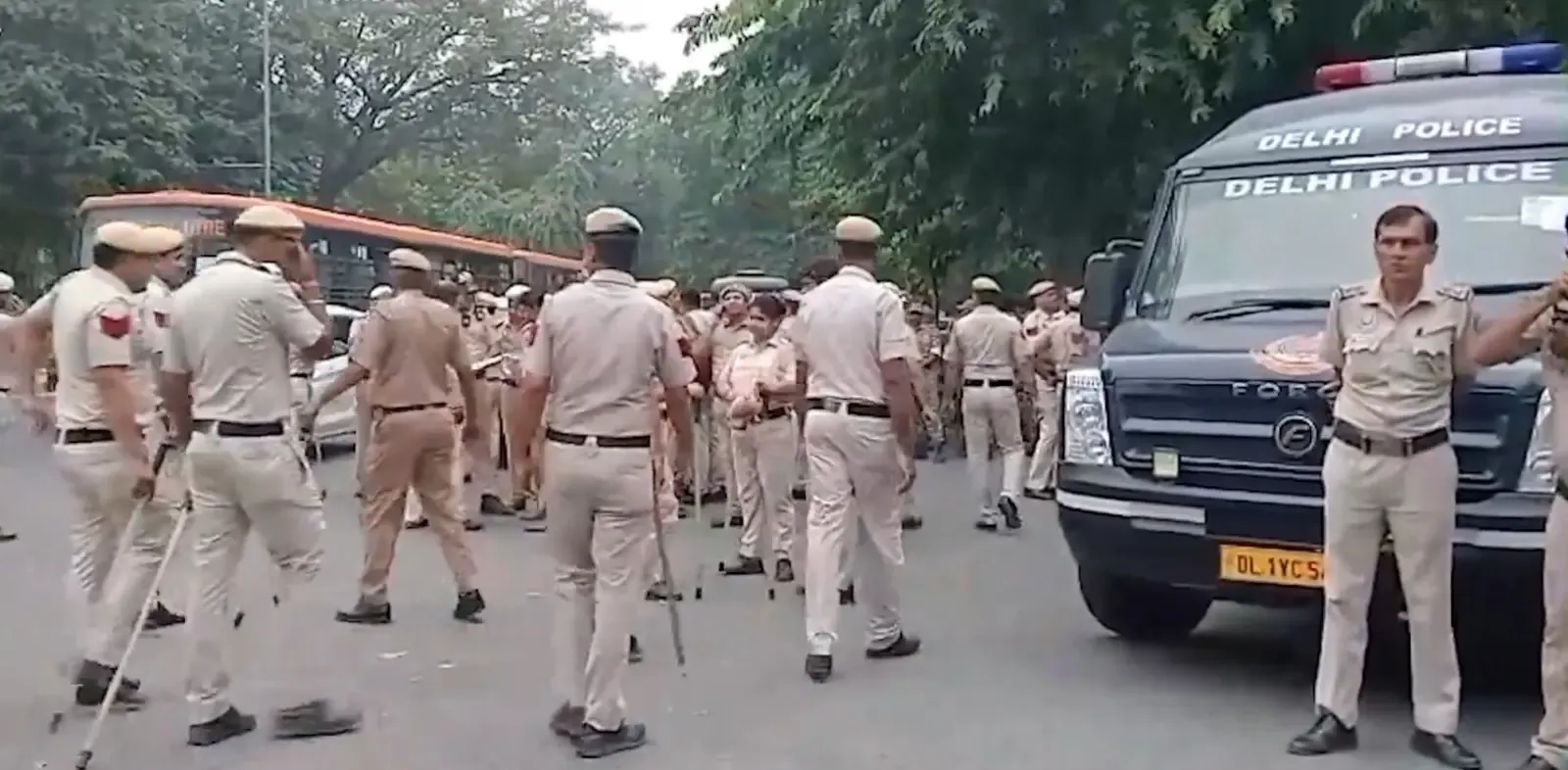 CJP के दिल्ली प्रदर्शन से पहले 45 मेट्रो स्टेशन बंद, जंतर-मंतर के 4 किमी क्षेत्र में इंटरनेट सेवा ठप