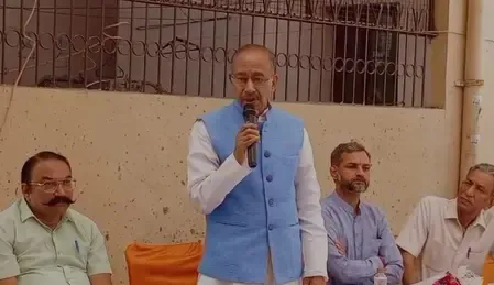 दिल्ली में आवारा कुत्तों की समस्या पर विचार गोष्ठी, विजय गोयल ने उठाया जन-स्वास्थ्य का मुद्दा