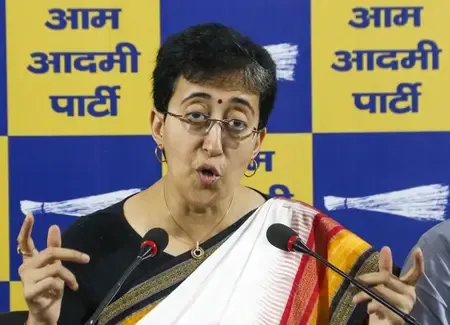 दिल्ली में बारिश से हुई मौतों पर अतिशी ने मुख्यमंत्री को लिखा पत्र, परवेश वर्मा को बर्खास्त करने की मांग