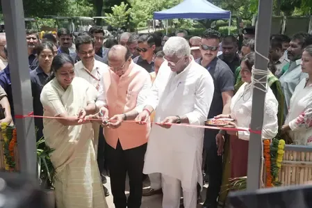 दिल्ली में जनता के लिए खुला 'शीशमहल', एलजी वीके सक्सेना और सीएम रेखा गुप्ता ने किया उद्घाटन