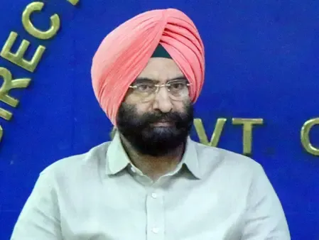 दिल्ली में एलपीजी सप्लाई को लेकर सरकार ने दिया भरोसा, अफवाहों पर ध्यान न देने की अपील 