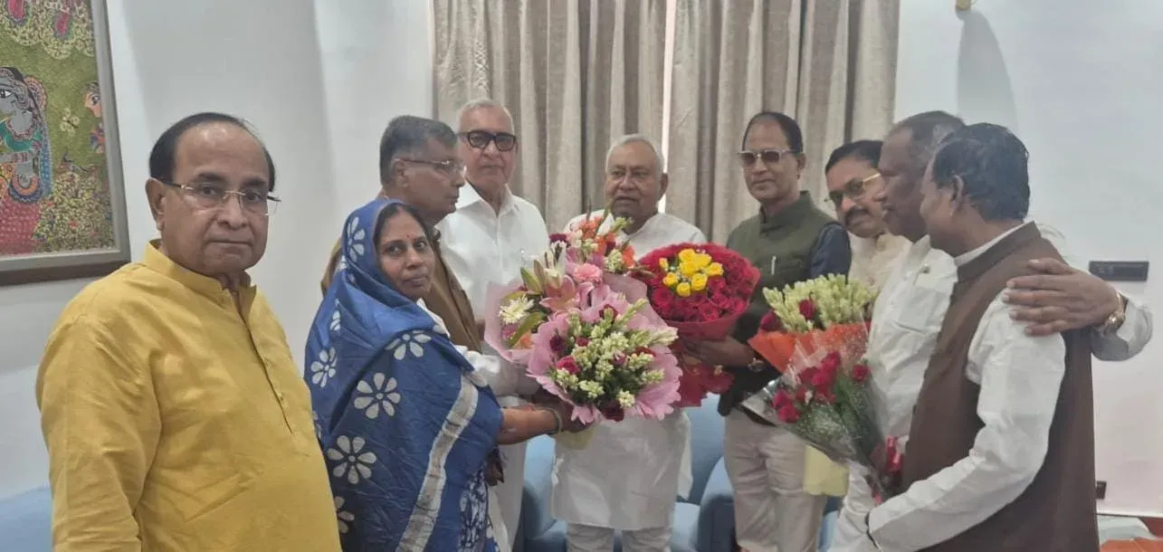 जदयू सांसदों ने नीतीश कुमार से की मुलाकात, बिहार विकास और जनहित मुद्दों पर मंथन