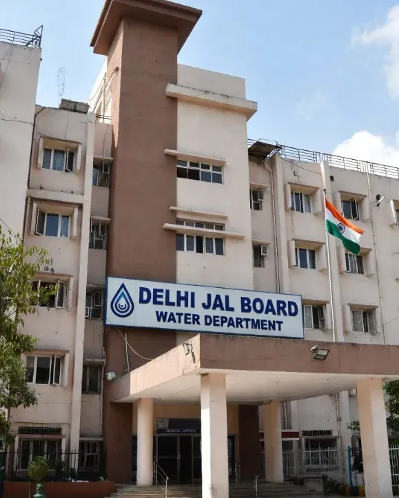 दिल्ली जल बोर्ड की नई IFC नीति: G-H कॉलोनियों में 70% छूट, ₹13 लाख का बिल घटकर ₹1.62 लाख