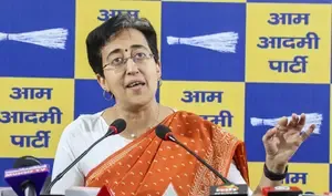 दिल्ली में पुराने वाहनों पर रोक को लेकर आतिशी ने सीएम रेखा गुप्ता को लिखा पत्र, आम लोगों को राहत देने की मांग