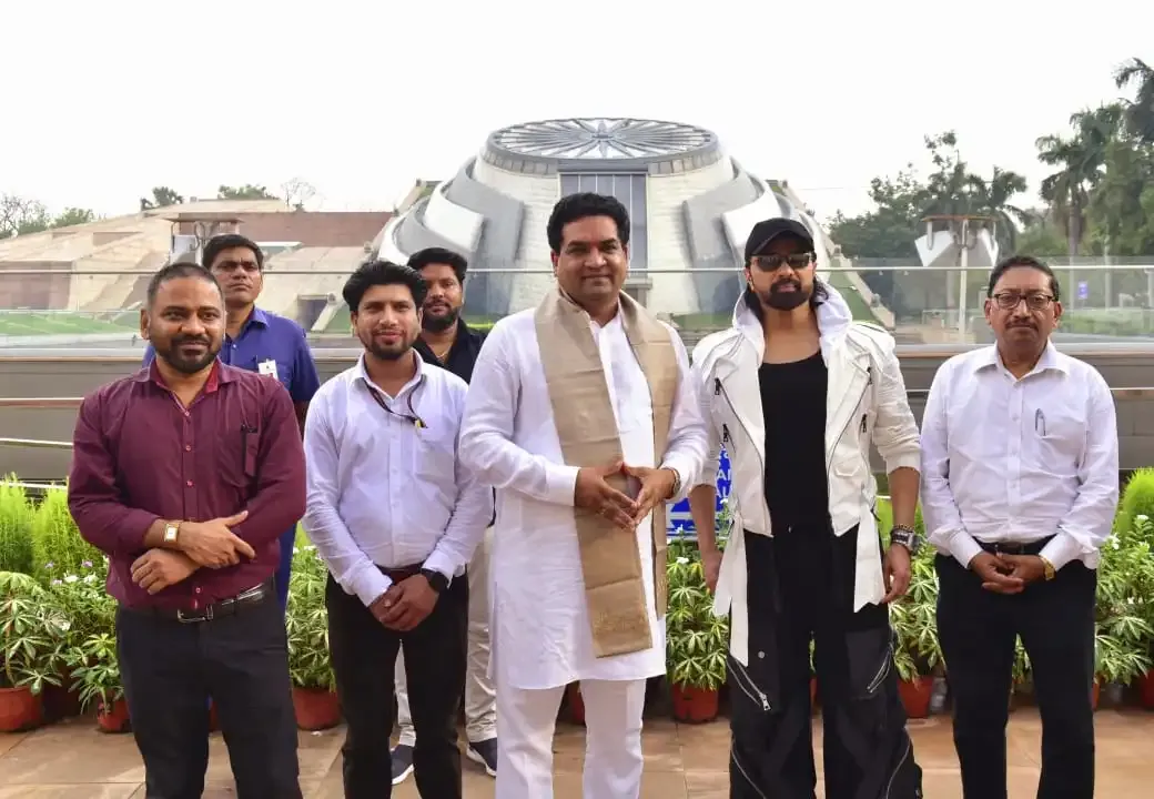 Did Delhi Minister Kapil Mishra and singer Himesh Reshammiya just visit the Prime Ministers’ Museum?